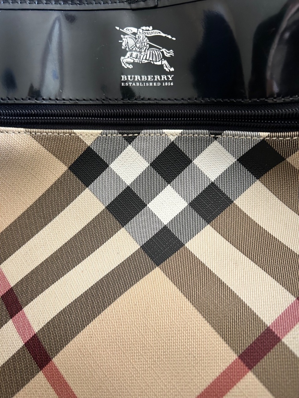 Burberry Classic Nova Check Large Tote Bag | Black Trim - Picture 8 of 16